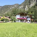 Vronis Waldhaus Adults Only Aparthotel Mayrhofen