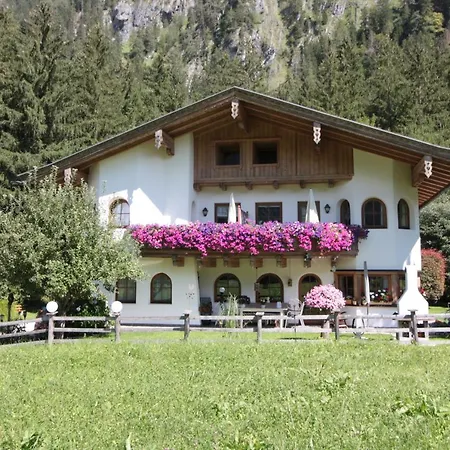Vronis Waldhaus Adults Only Aparthotel Mayrhofen