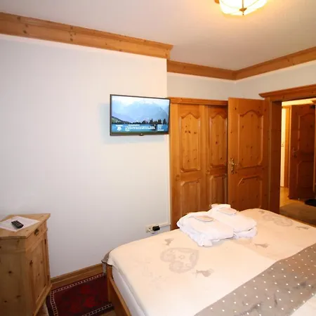 Vronis Waldhaus Adults Only Lägenhetshotell Mayrhofen