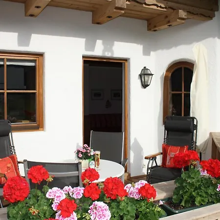 Vronis Waldhaus 4*