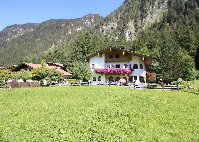 Vronis Waldhaus Adults Only Apart Otel Mayrhofen
