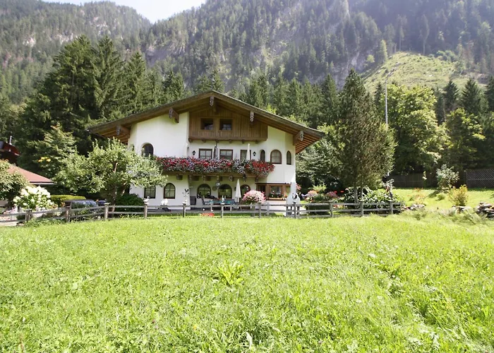 Vronis Waldhaus Adults Only Aparthotel 4*